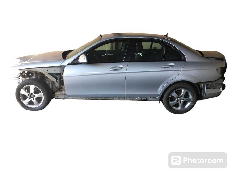 Mercedes-Benz C180 W204 CGI _ Stripping for spares - Image 2