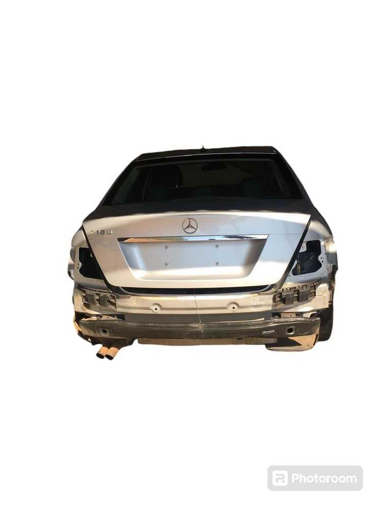 Mercedes-Benz C180 W204 CGI _ Stripping for spares - Image 4
