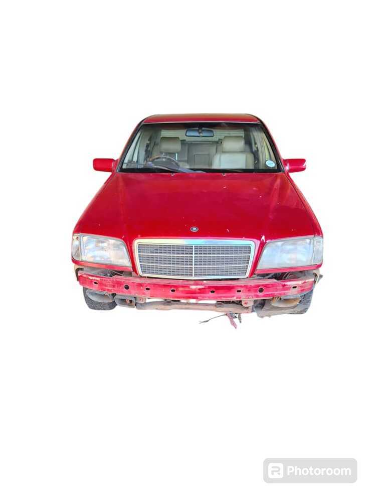 Mercedes-Benz C220 W202 _ Stripping For spares - Image 2